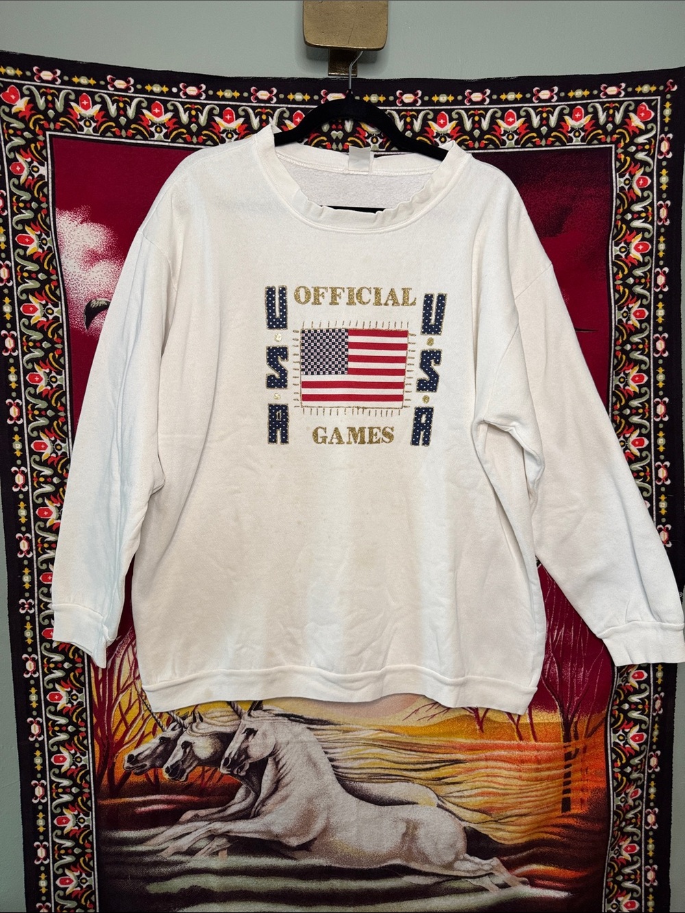 vintage Official USA Games white crew neck Olympics sweatshirt with american fla